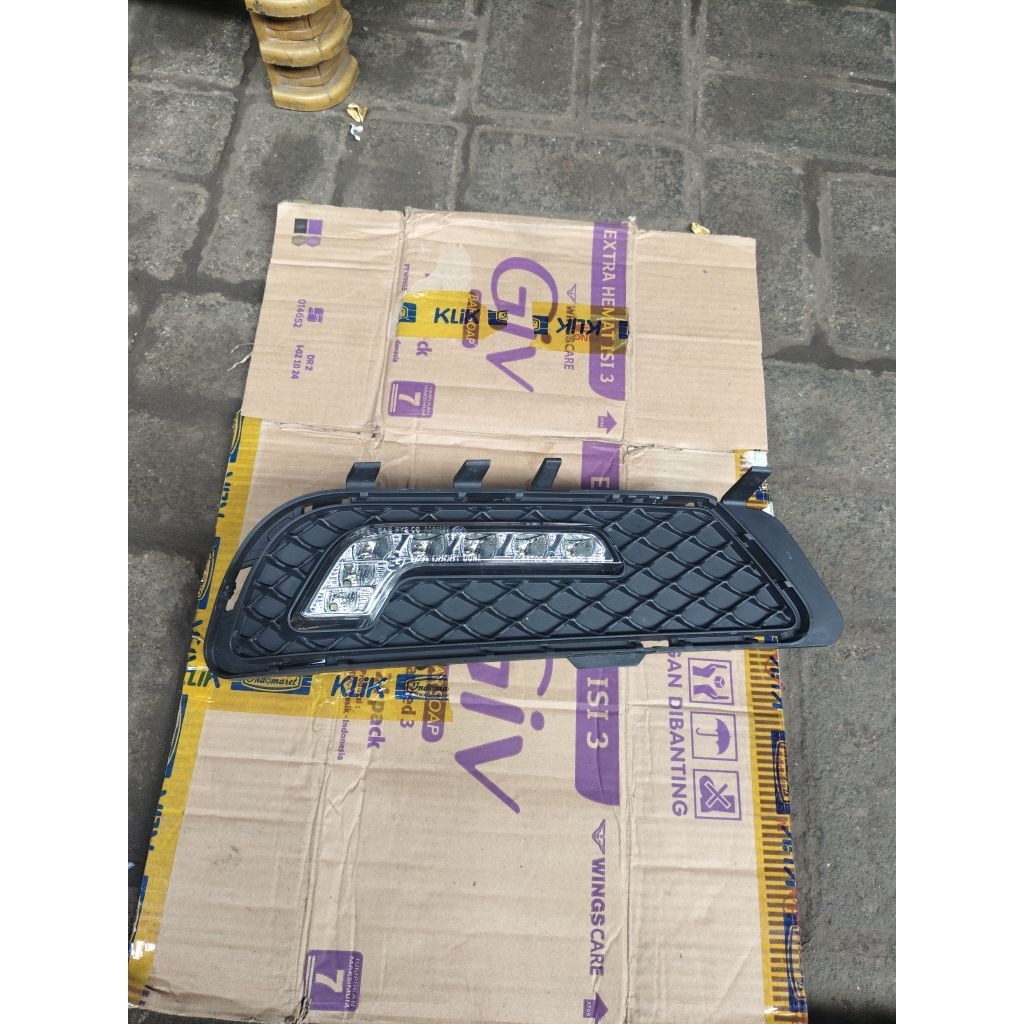 Lampu LED DRL mercedes-benz W212 W207 original.