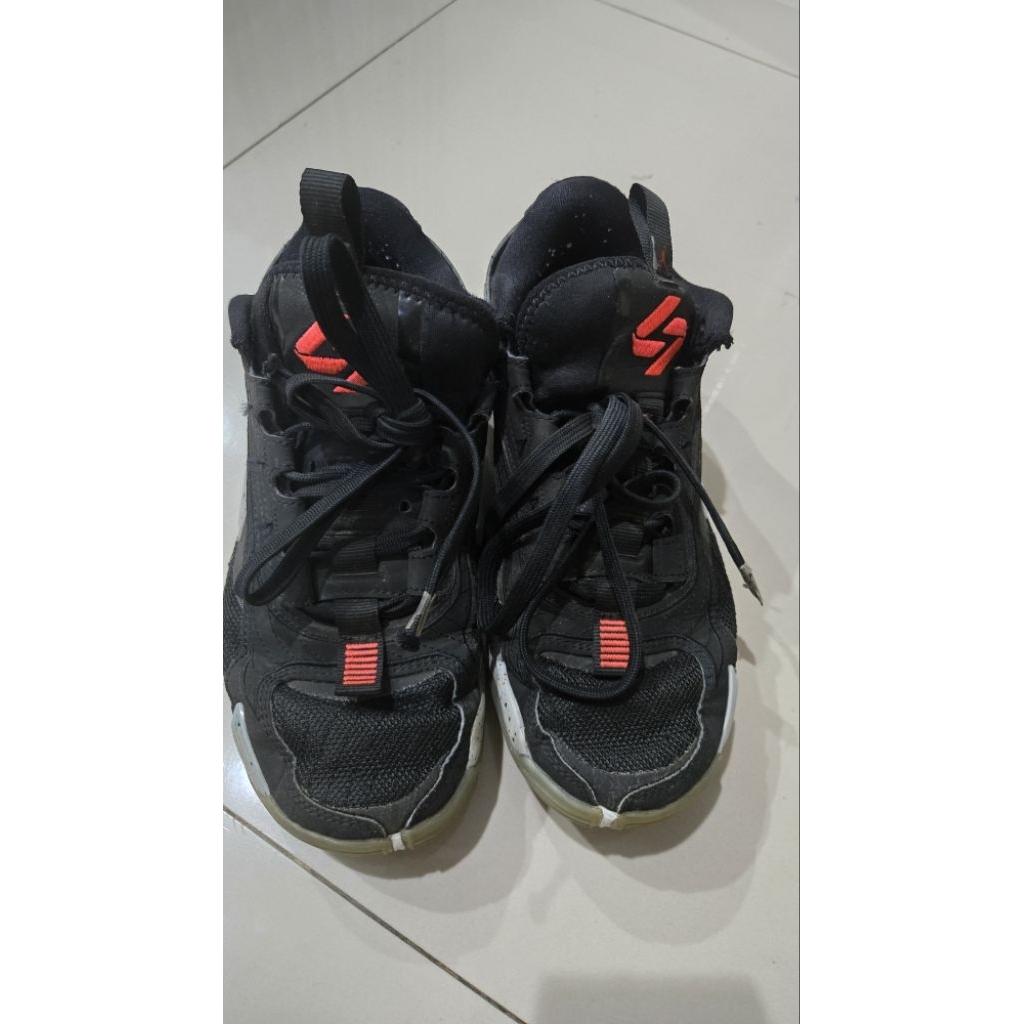 sepatu skola airjrdn orgi konter ya