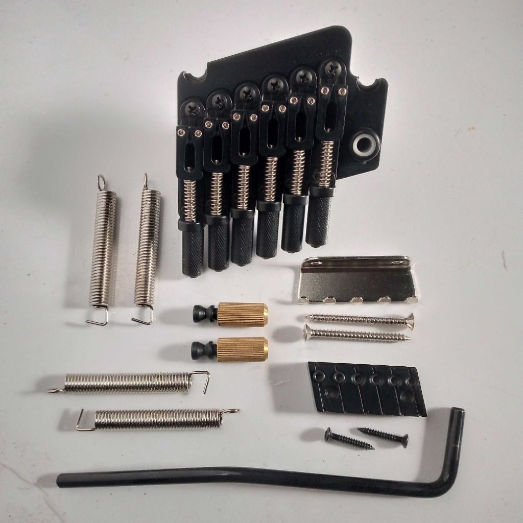 Tremolo FF Multiscale 6string headless Legator original