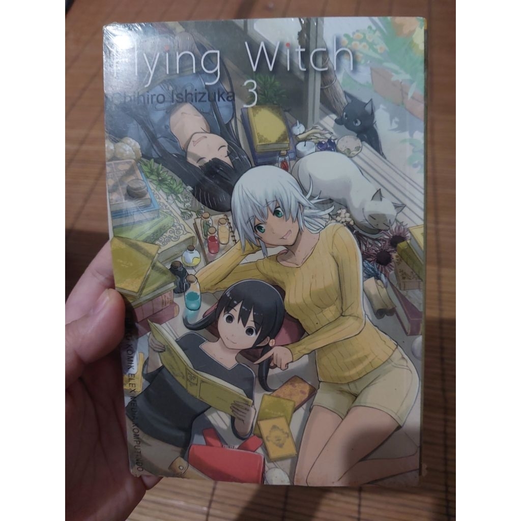 Komik Flying Witch vol 3 SEGEL