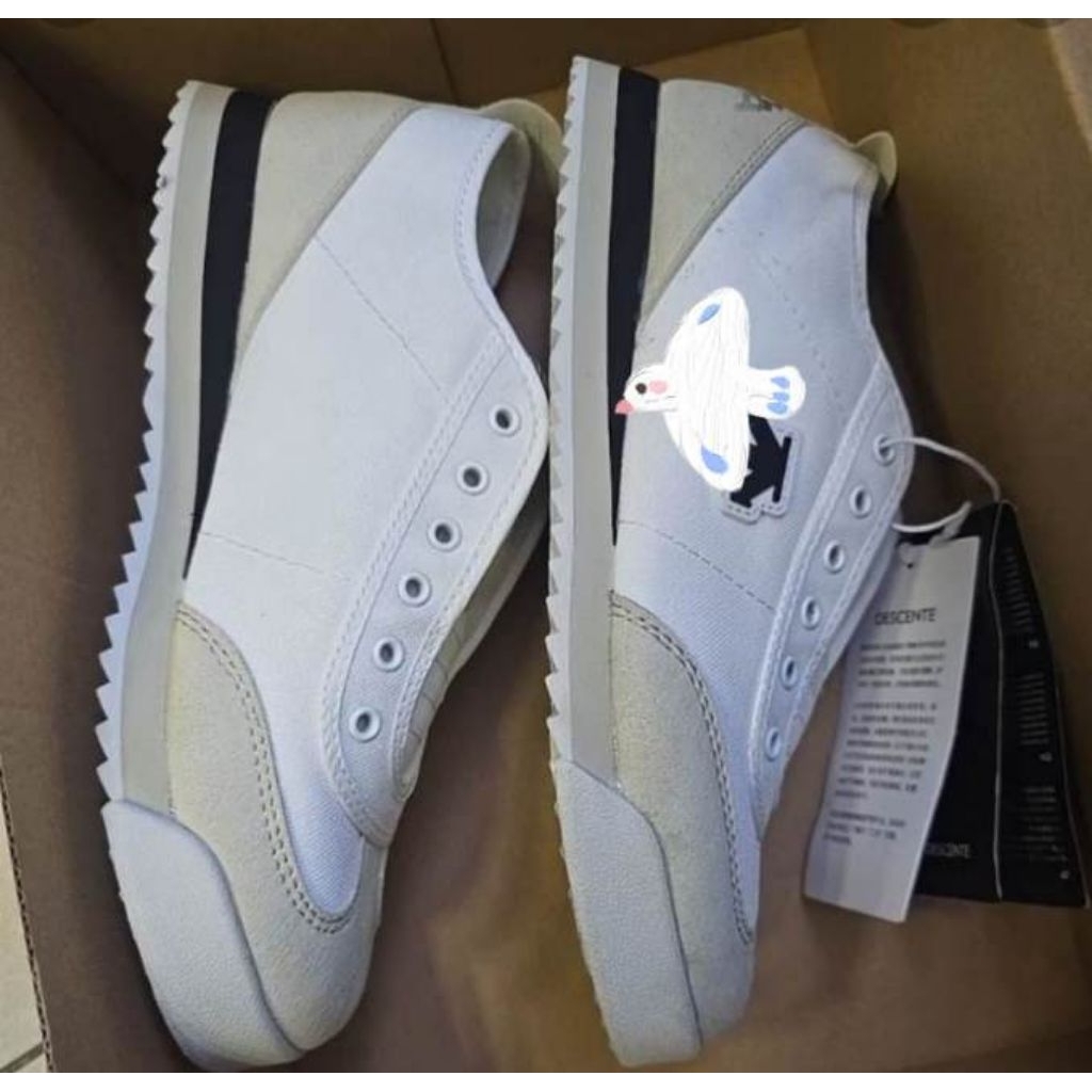 sepatu slipon putih list hitam tanpa tali