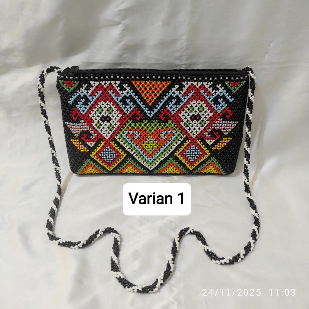 Tas Selempang Manik Dayak Kalimantan