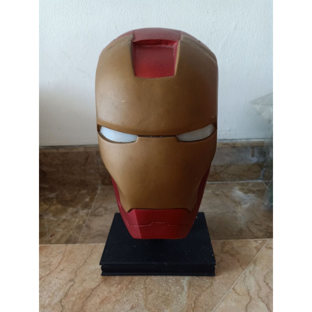 Figure Custom Ironman Helmet Display