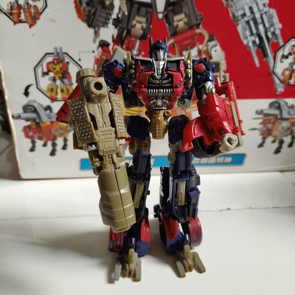 Hasbro Transformers Optimus Prime DoTM Voyager