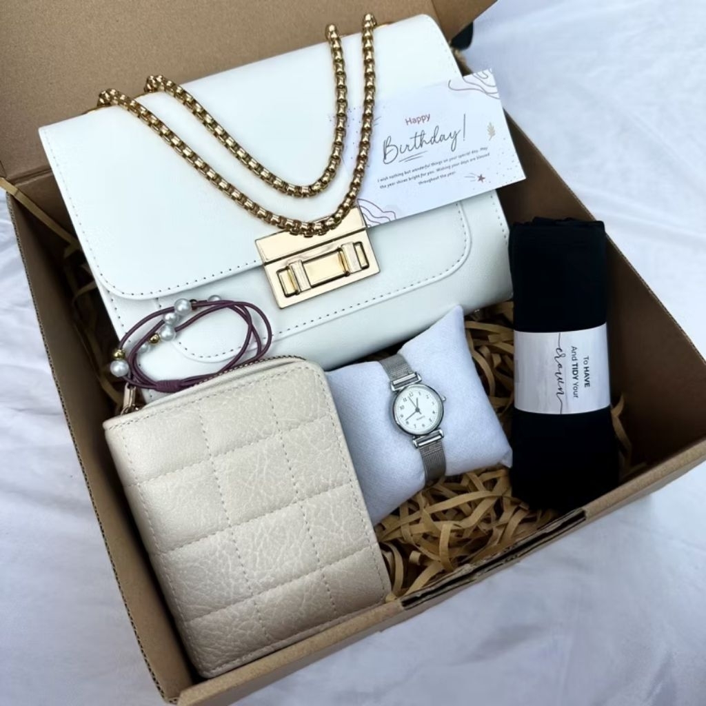 HAMPERS KADO ULANG TAHUN WANITA GIFT BOX TAS HIJAB