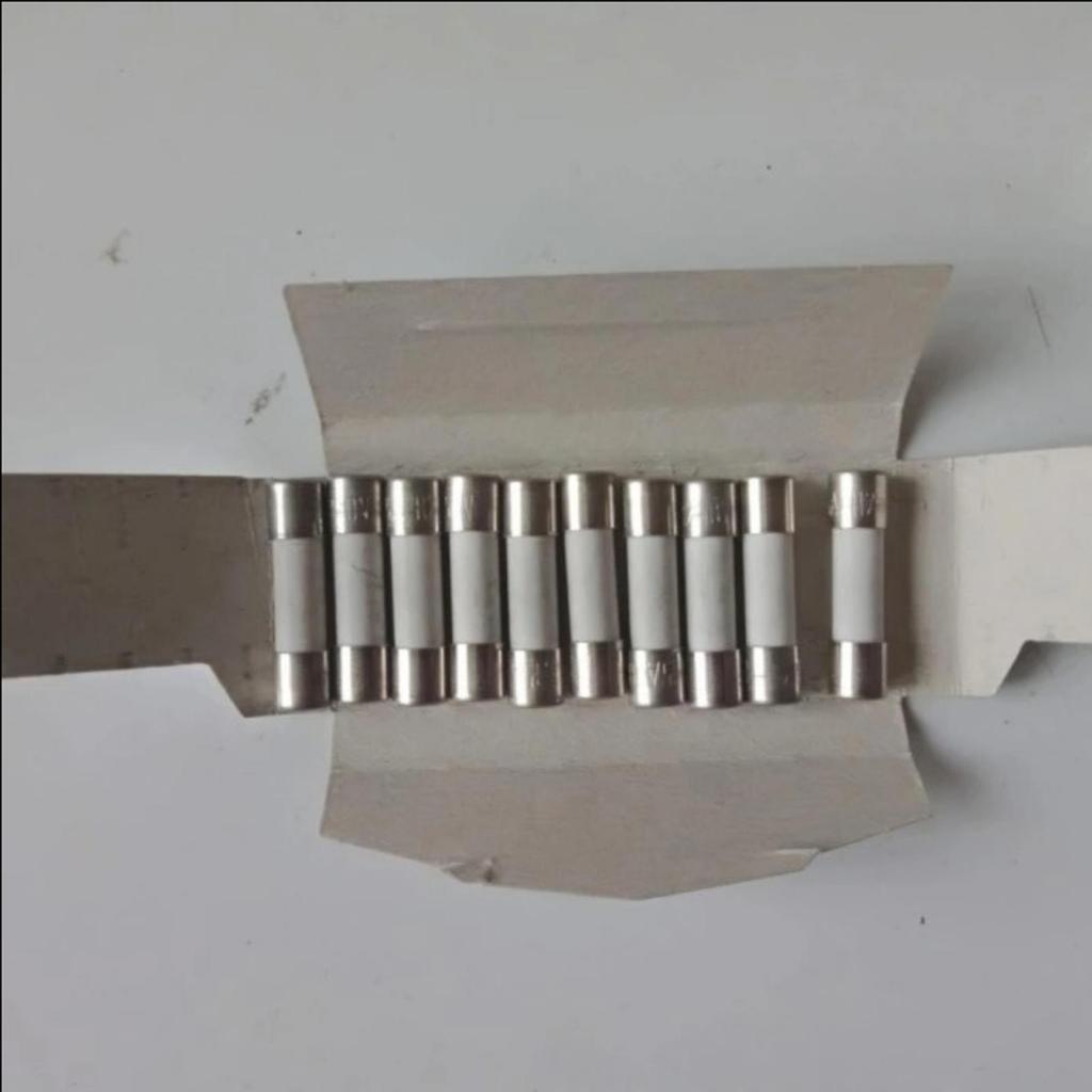 Fuse Keramik 5x20 T3,15A 250V Time Delay Fuse P/N.7000765 T3,15A 5x20