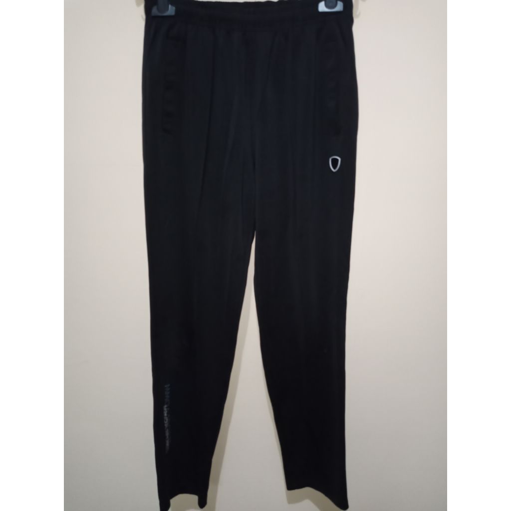 CELANA TRAINING PRELOVED