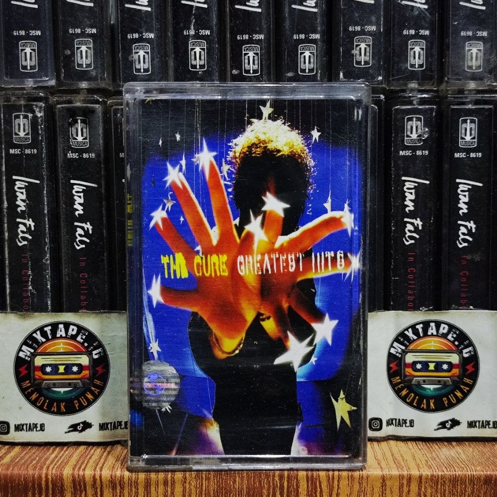 Kaset - The Cure - Greatest Hits - Kaset Pita - Radio Tape - Radio - Pemutar Kaset - Retro - Classic
