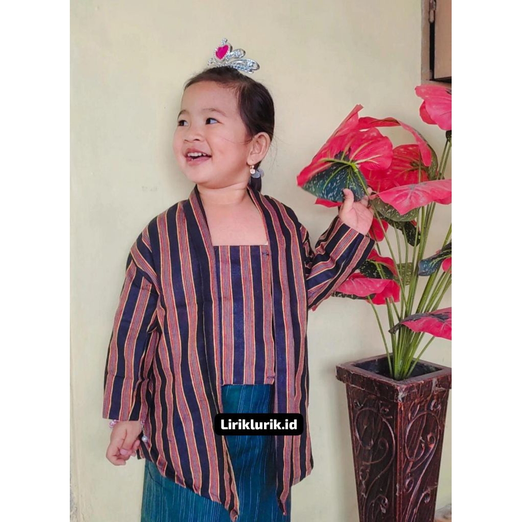 Kebaya Lurik anak | kebaya kutubaru anak cewek | baju adat Jawa anak cewek | kebaya anak cewek