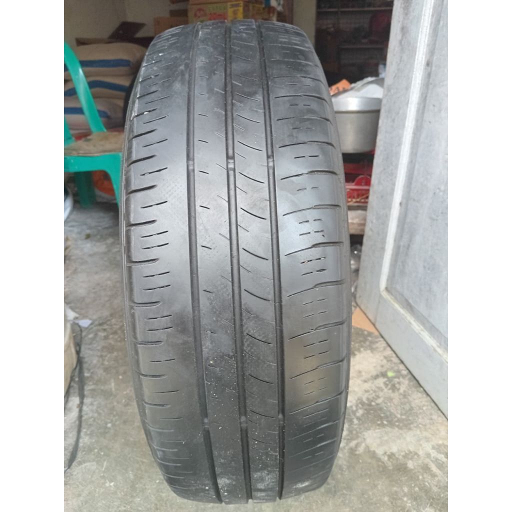 Ban mobil bekas ukuran 185/65 R15 Kondisi normal tubeles / layak pakai