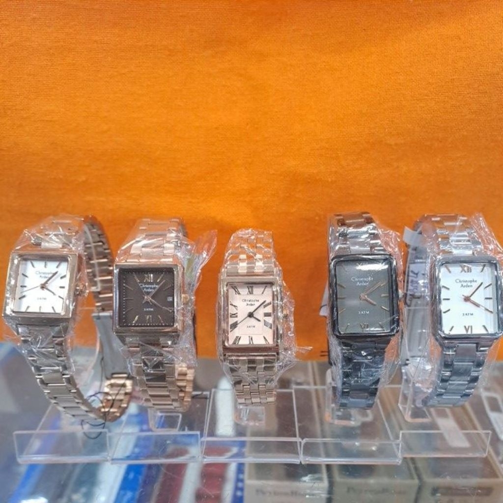 Cristophe Arden wanita rantai