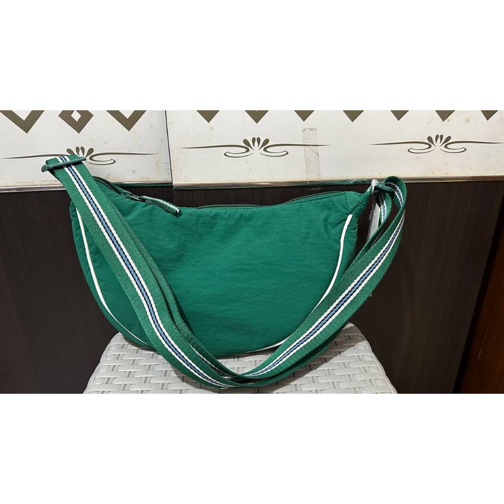 Tas Bahu Mini Bulat Hijau Garis Uniqlo  (Water-Repellent) [ORIGINAL]