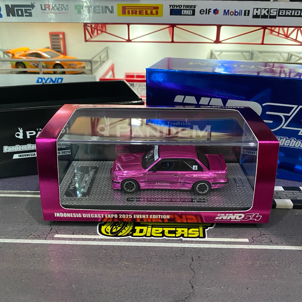 Inno64 BMW E30 Pandem Rocket Bunny IDE 2025 Chase