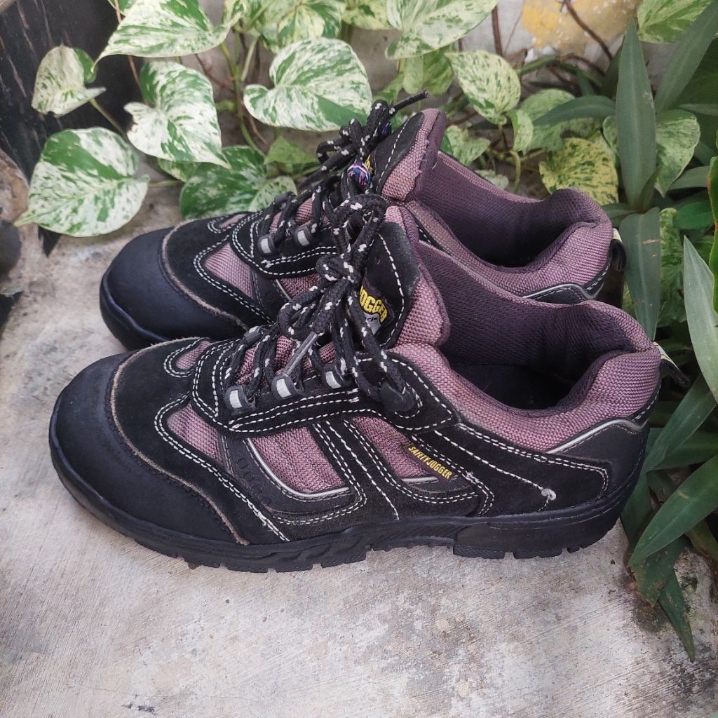 sepatu safety second safety jogger size 41(26cm)