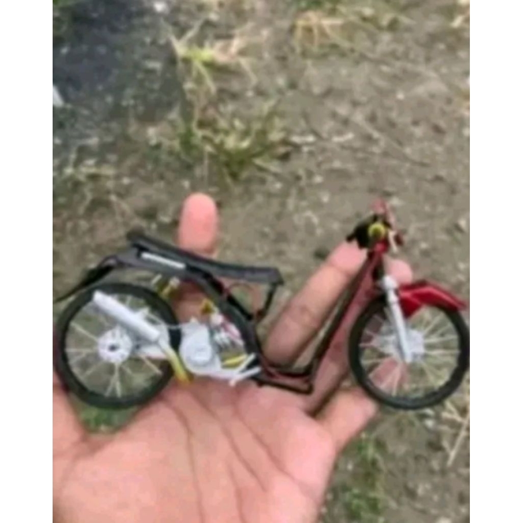 mainan miniatur motor Dragbike Honda beat karbu scala1:16
