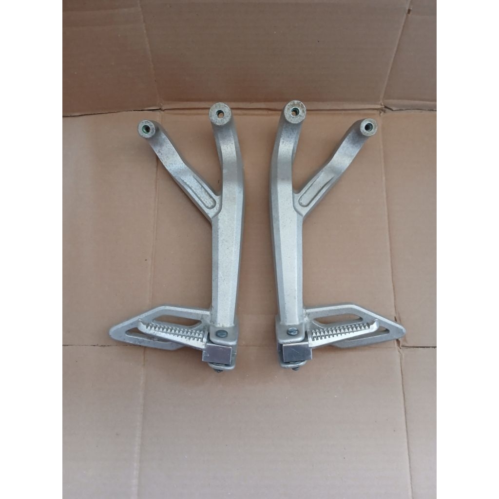Footstep Foot step belakang Yamaha R15 V3 lepasan