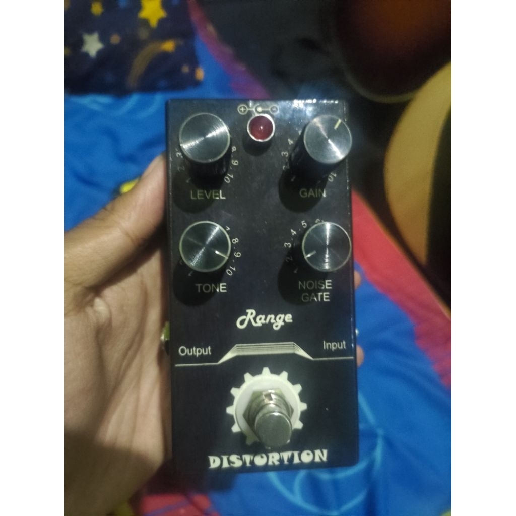 efek gitar listrik/elektrik distorsi dan noise gate cocok untuk metal