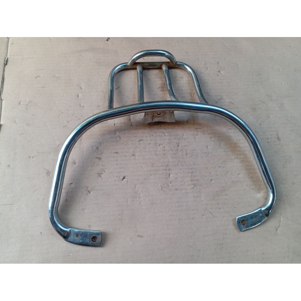 rear rak zeliomi crom  behel vespa sprint primavera second/bekas pakai
