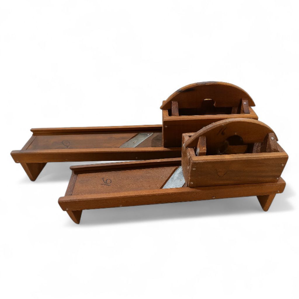 Pemotong Bawang Kayu Ulin Tajam Multifungsi