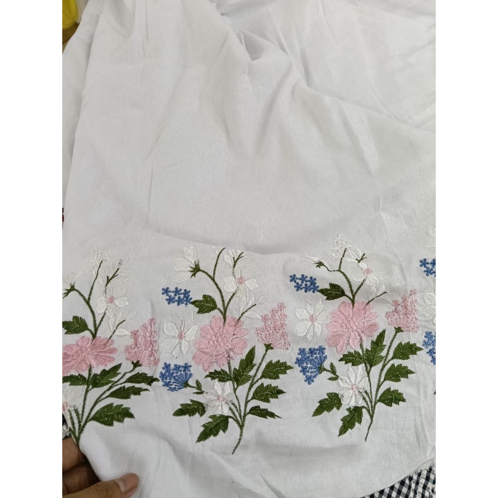 KAIN KATUN LINEN BORDIR MOTOF PINGGIR WARNA DASAR PUTIH