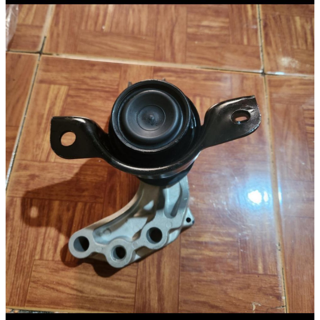 ENGINE MOUNTING KANAN SUZUKI ERTIGA ASLI 2012-2018.1PC