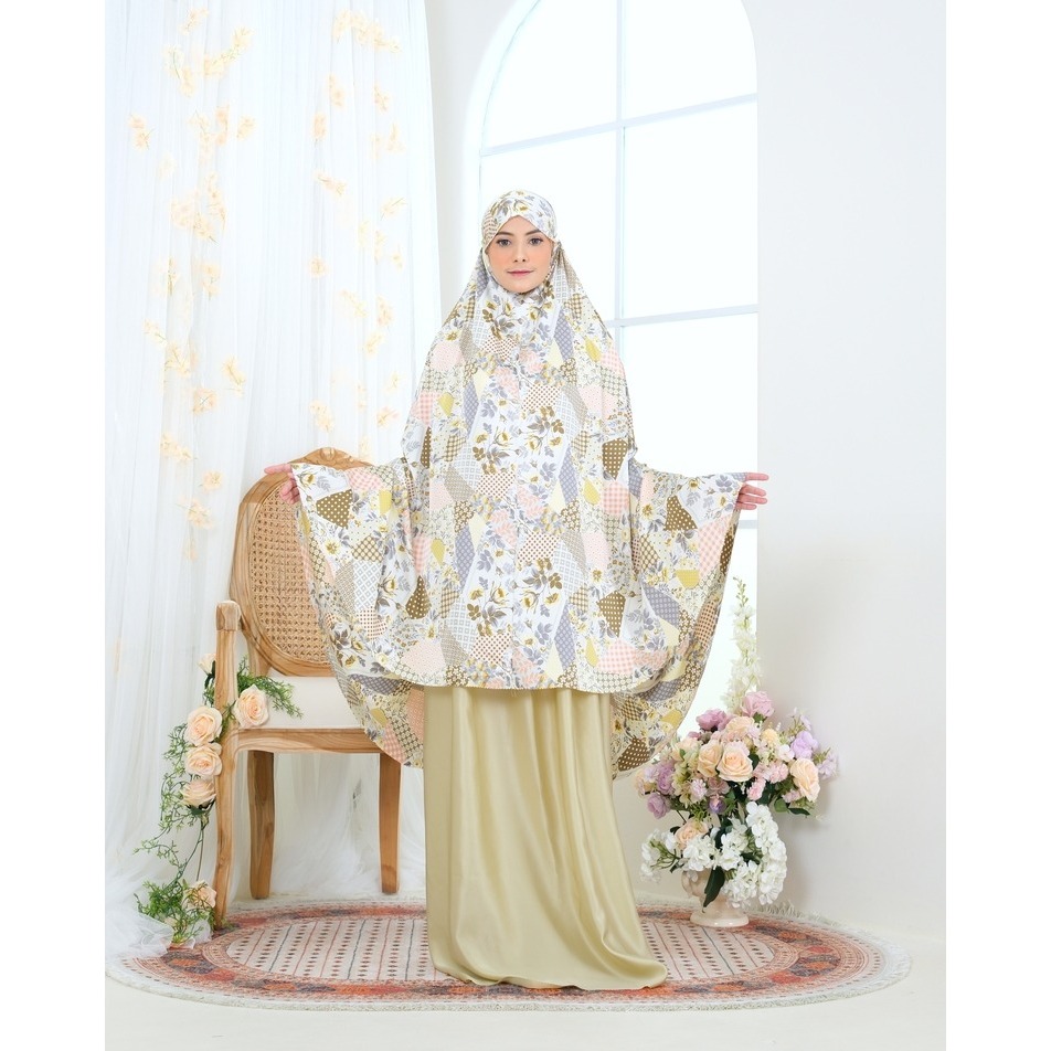 Mytira Prayer Set Silky Flowers in Green