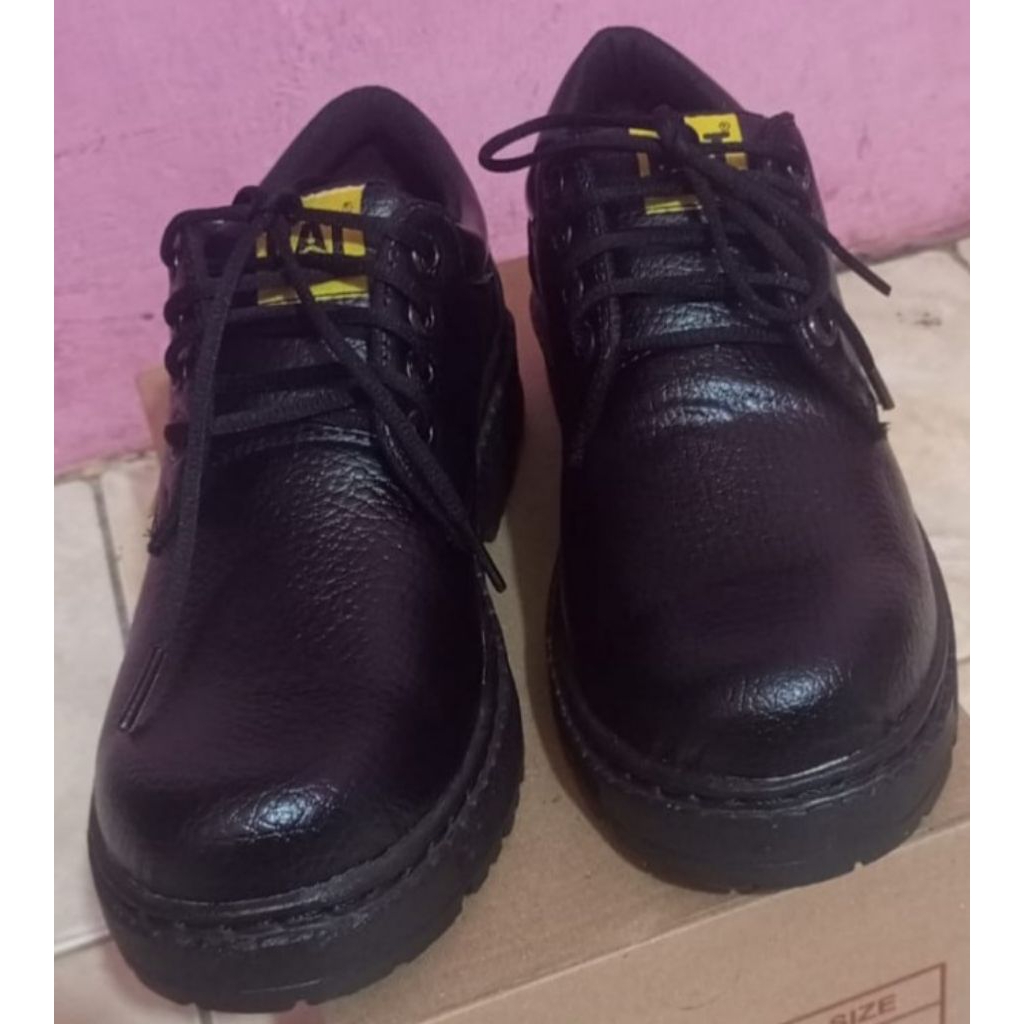 SEPATU BOOTS SAFETY CAT