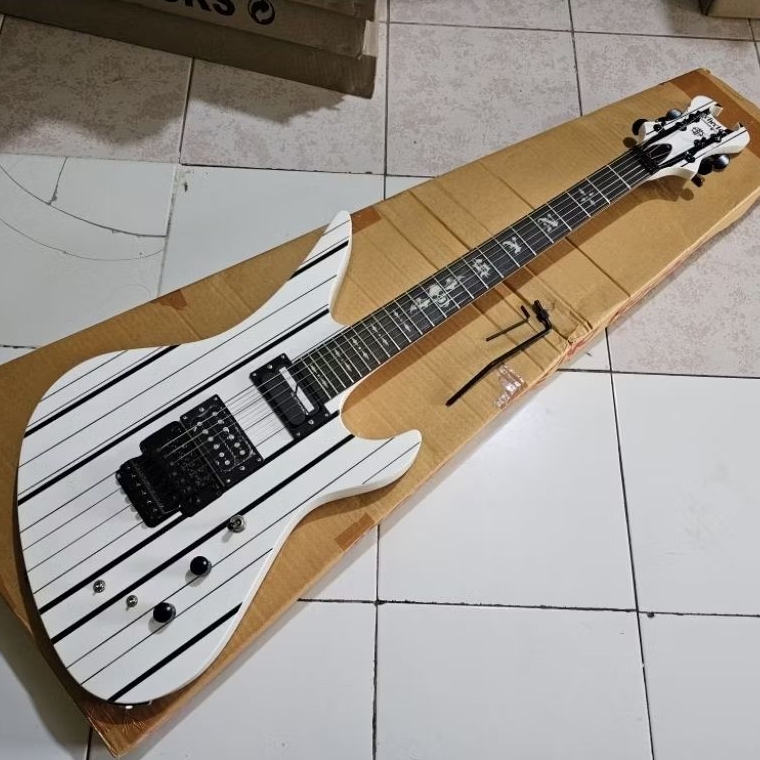 Gitar schecter synyster gates sustainer custom new