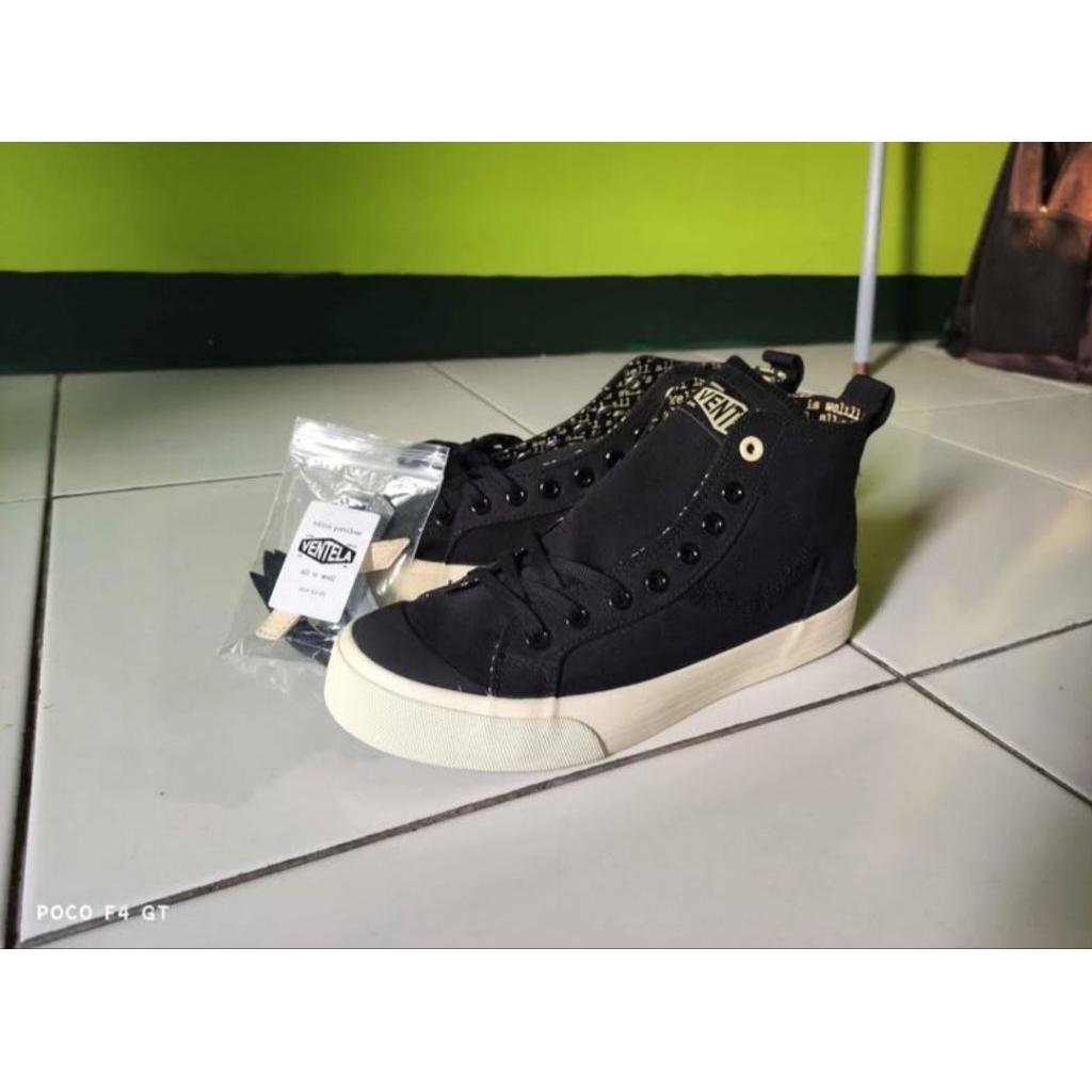 Sepatu Ventela × Evil Papa Gading