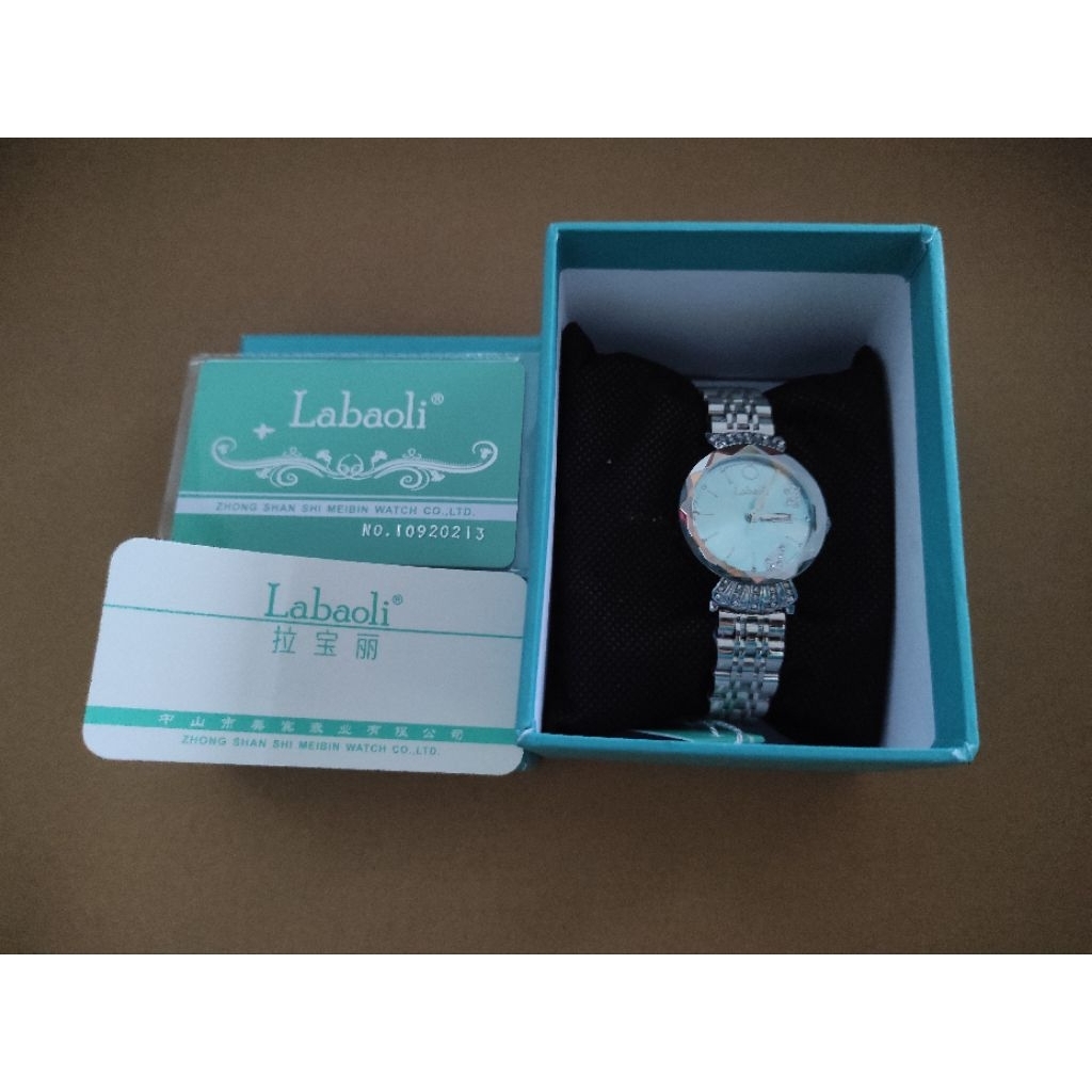 Jam Labaoli Biru