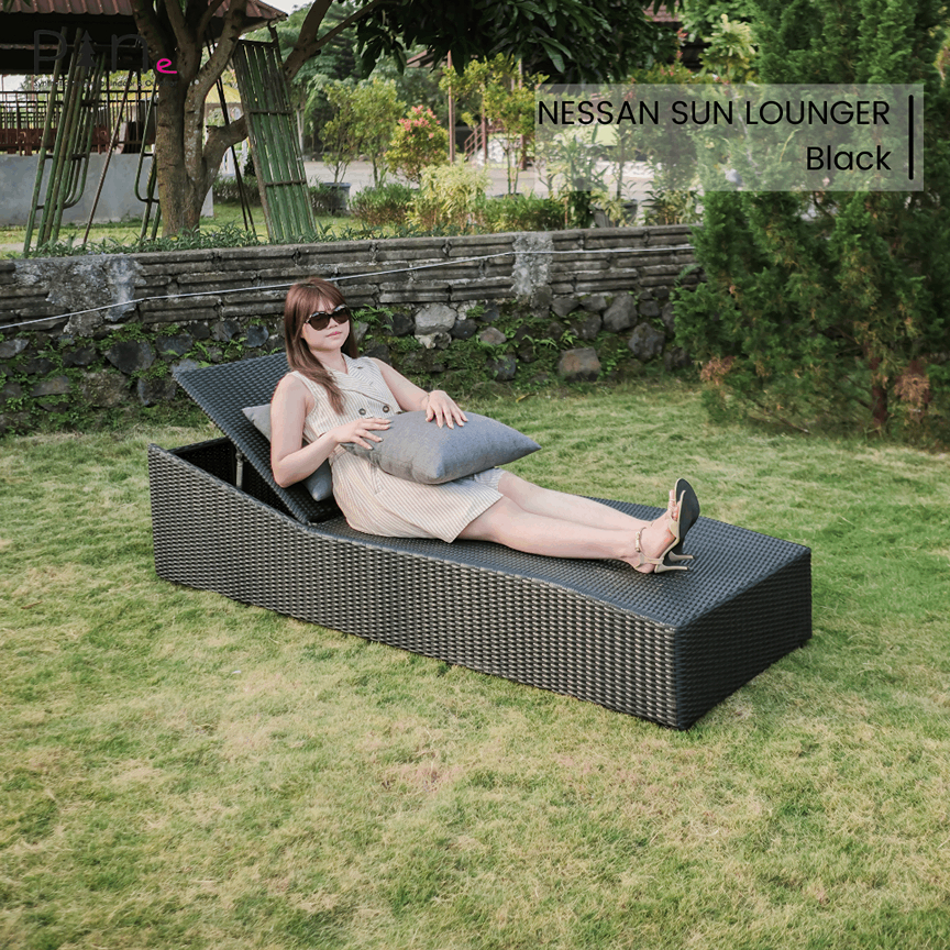 Kursi Santai Kolam Renang / Lounger Kolam Renang / Kursi Santai Taman / Kursi Santai Pantai / Lounge