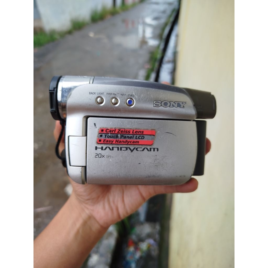 camcorder digital Mini-DV Sony DCR-HC26 Handycam. 