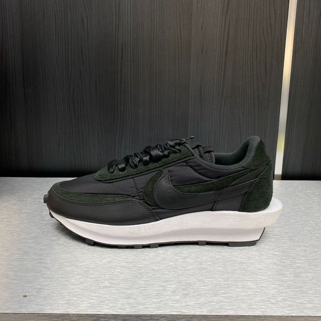 TAKEOVER LD WAFFLE X SACAI BLACK NYLON