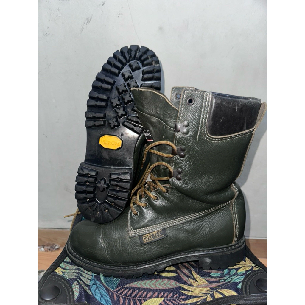 sepatu boots goretex vibram 42 Prospector thinsulate