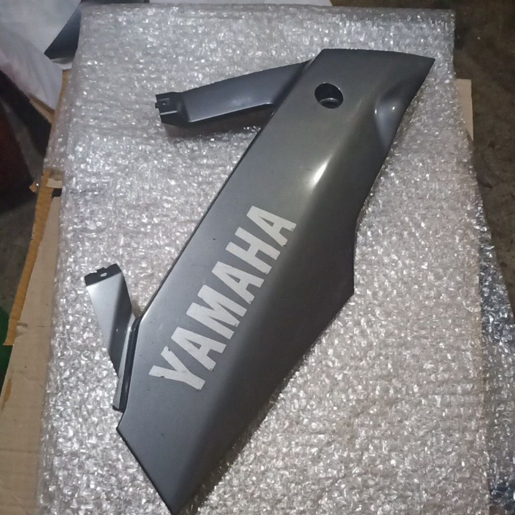 cover under 1 cowl yamaha R15 V3