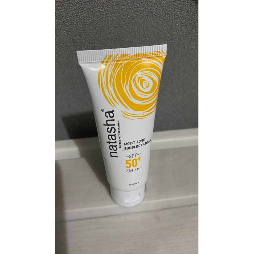 Natasha moist acne Sunblock cream spf 50+ PA++++ (preloved)