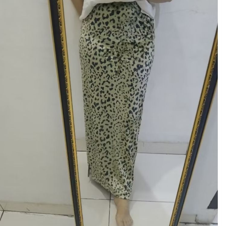 Rok Span Panjang Hijab Corak Leopard Macan Bludru Baldu Murah