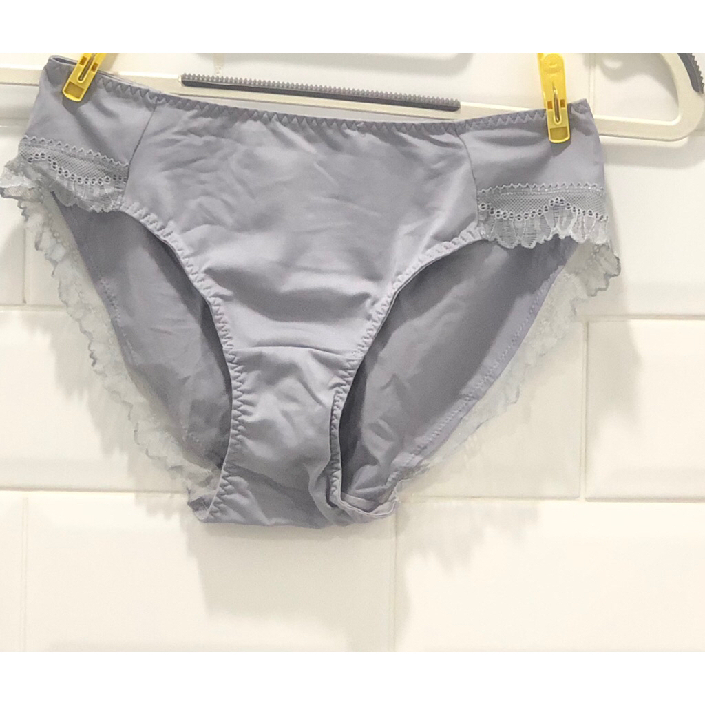 Panty Wanita Merk WACOAL / Celana Dalam WACOAL