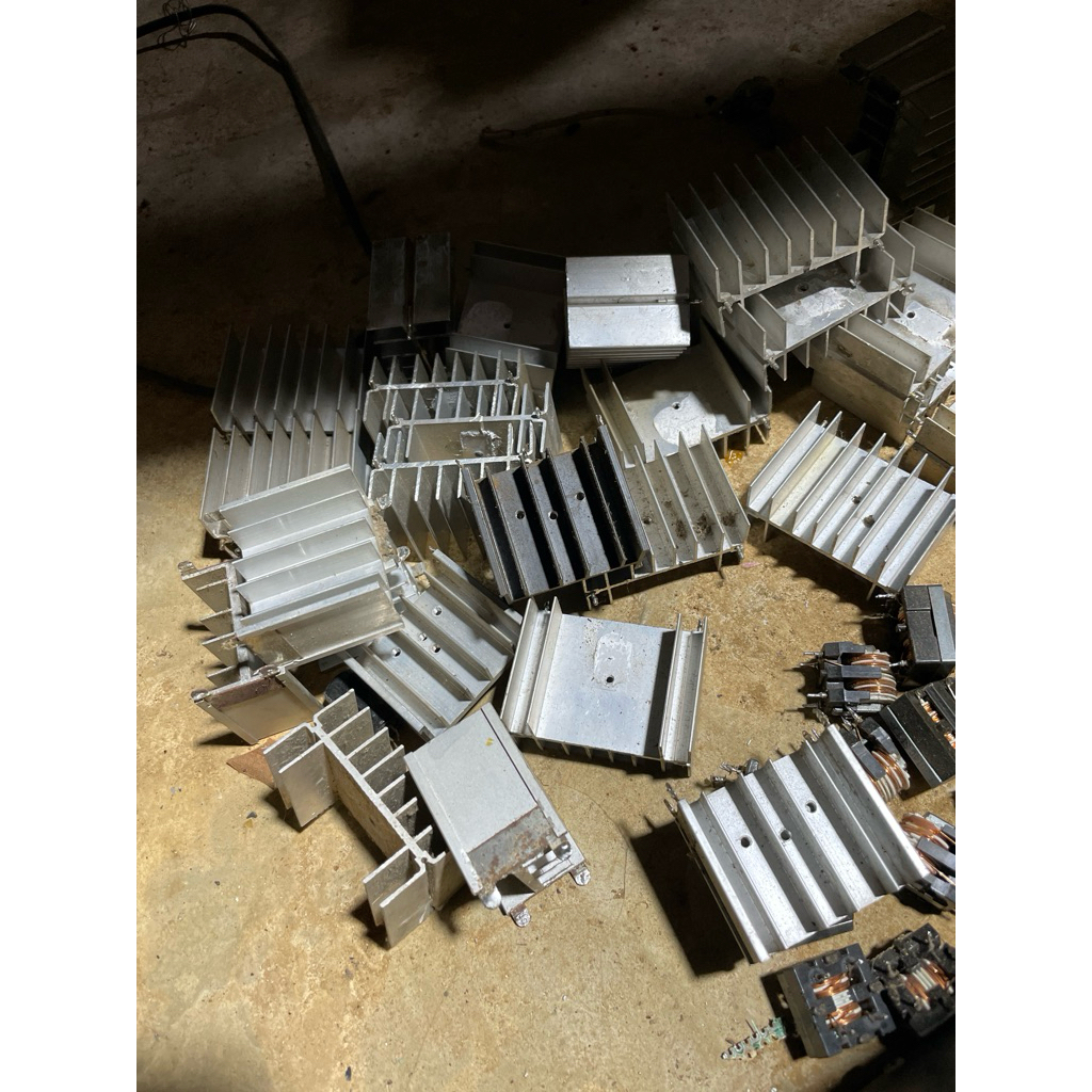 pendingin bekas tv Polytron