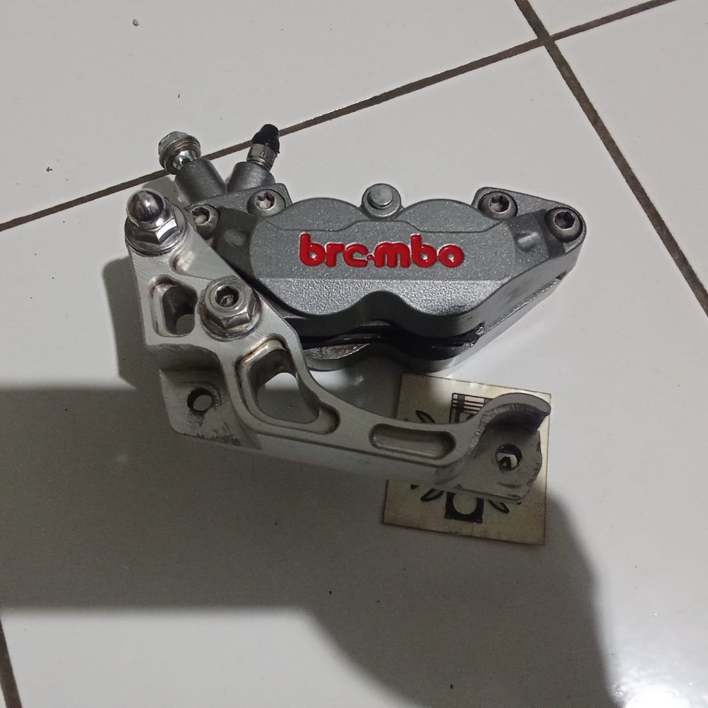 Kaliper depan Honda Vario, barang bekas