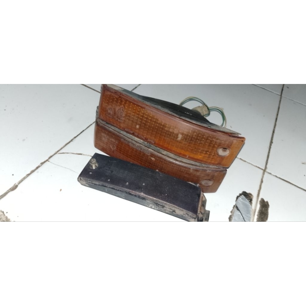 mika lampu sen Ori Daihatsu charade classy winner