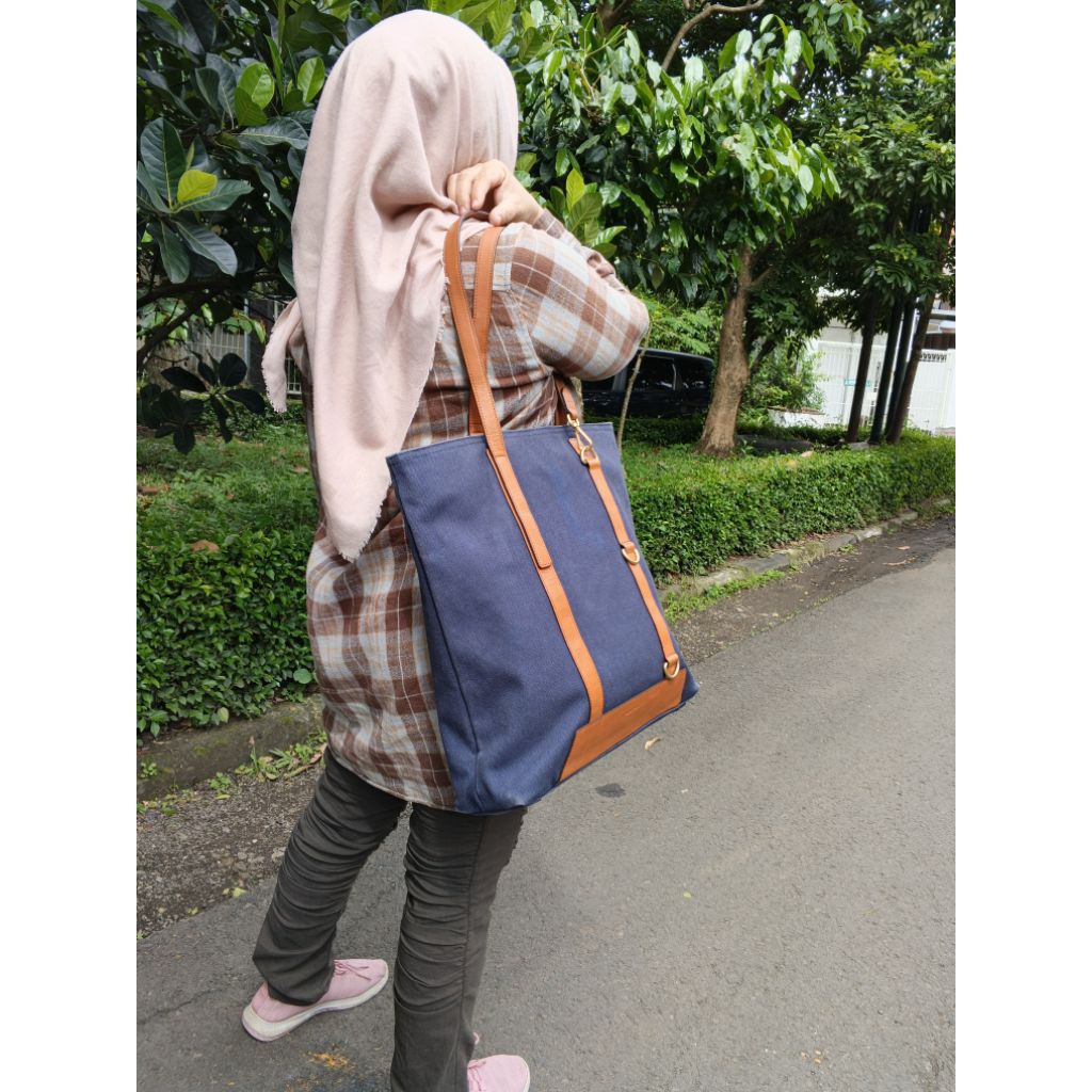 Preloved tas laptop wanita Beanpole