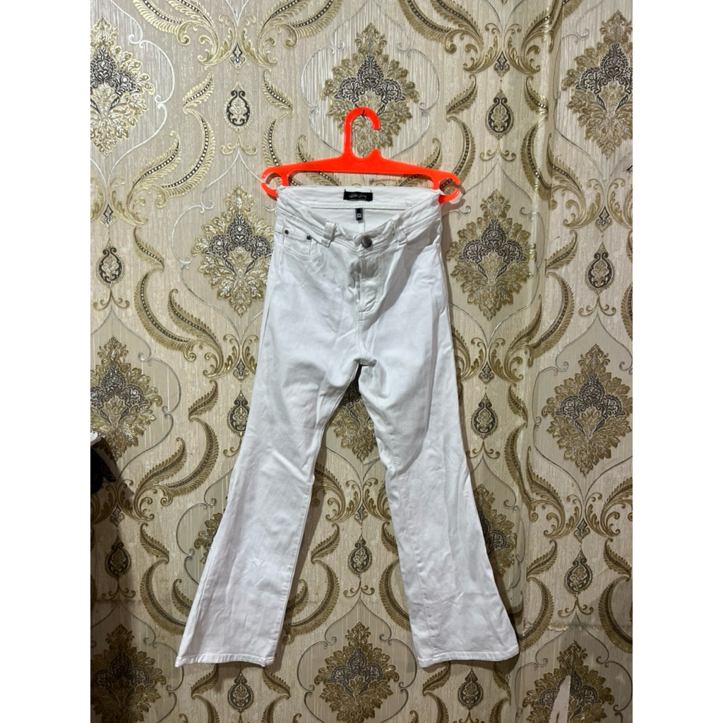 preloved celana putih cutbray