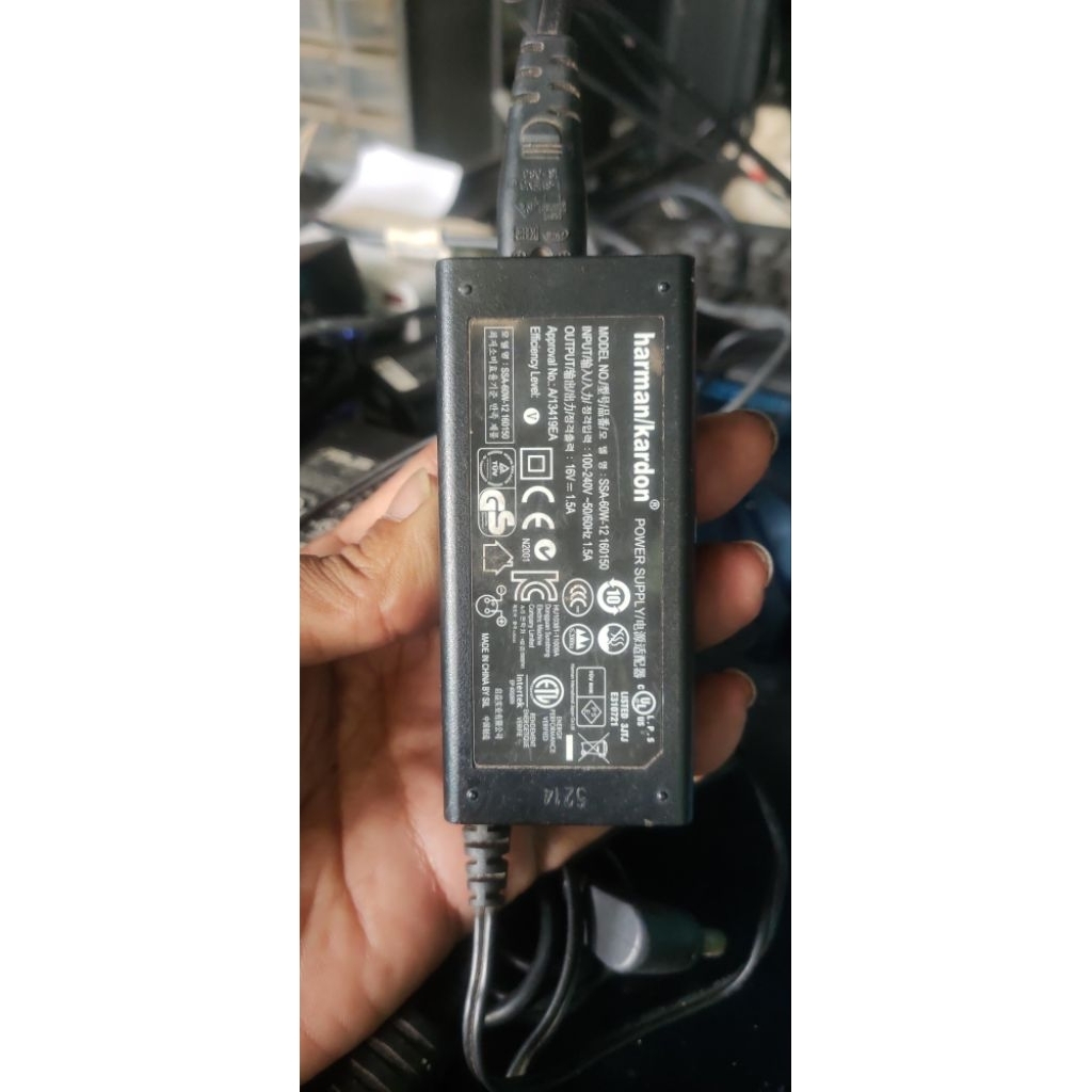 Adaptor Harman Kardon 16volt - 1.5 A