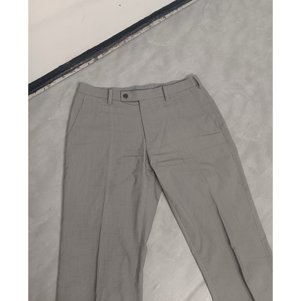 Celana tartan Uniqlo