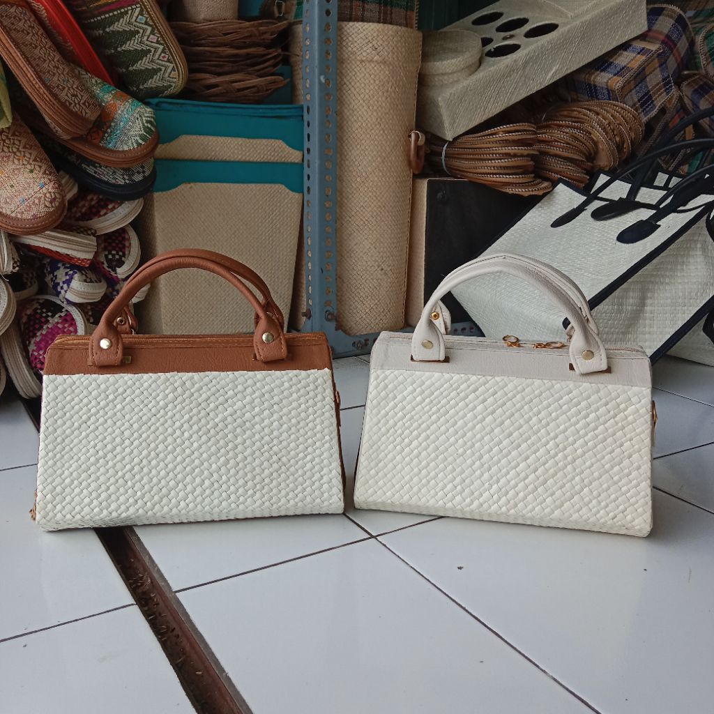 Tas anyaman pandan / Tas pandan / Tas pandan selempang / Tas selempang pandan / Tas pandan pesta