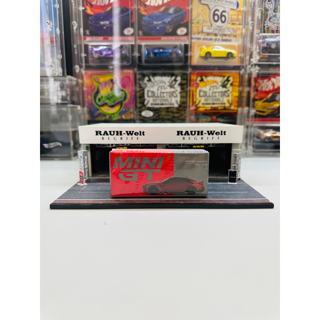 Mini GT No 811 BMW M4 Competition (G82) Sakhir Orange