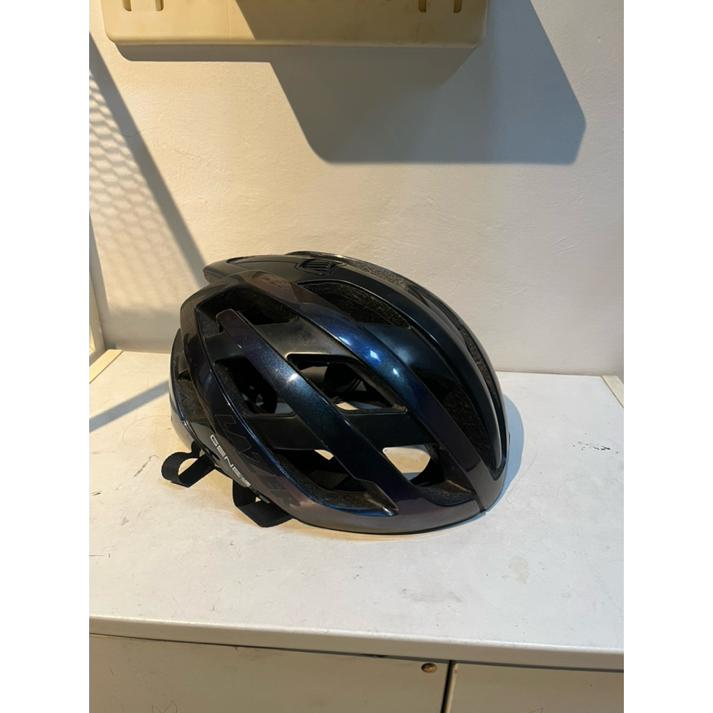Helm Sepeda Lazer Genesis