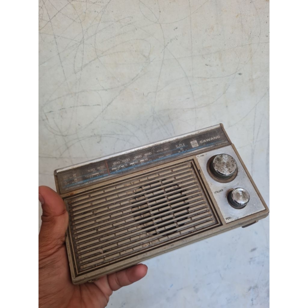 radio jadul cawang buat display pajangan