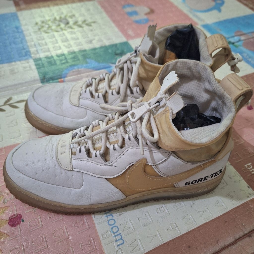 NiKe AiR FoRcEe GoReTeX Size 43 / 27,5 cm